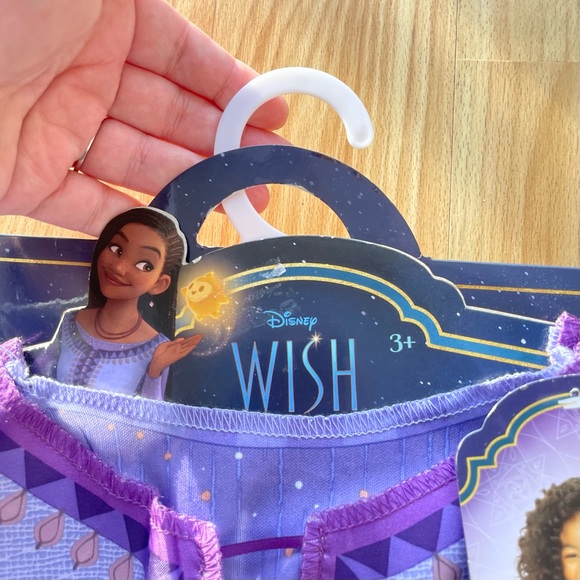 •2 Asha’s Adventure Dresses• Disney’s WISH girl’s costumes >> NWT (ripped tags) - Picture 4 of 16